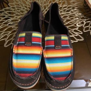 Women’s Ariat cruisers